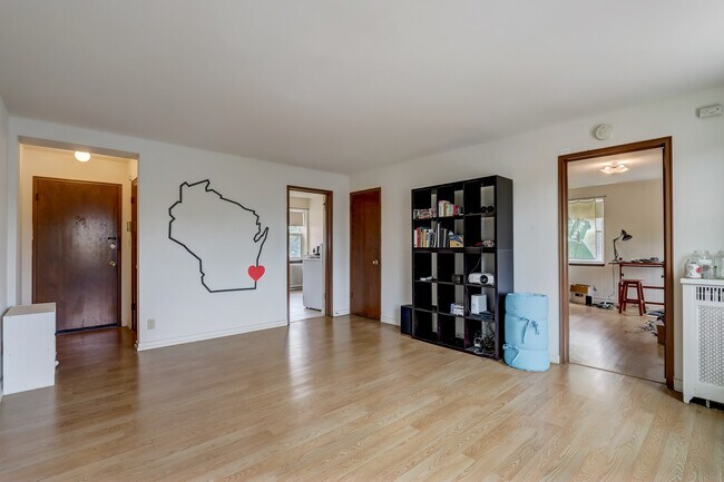 Photo - Becher Apartments