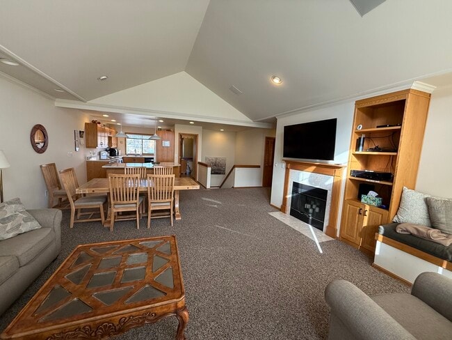 Photo - 217 E Pkwy Dr