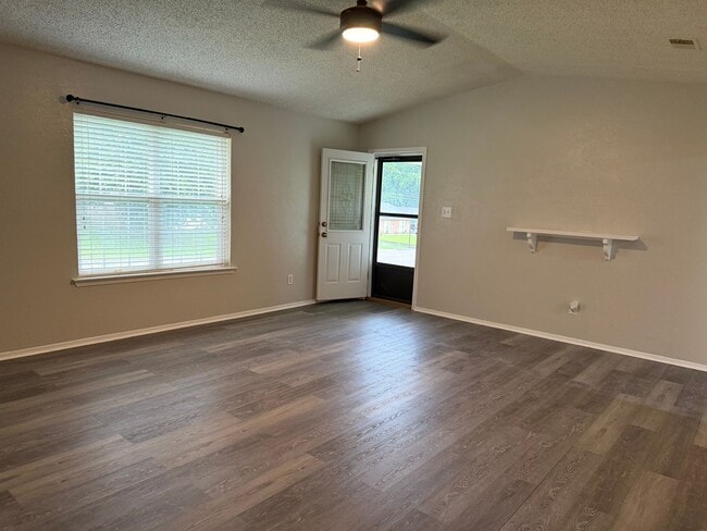 Photo - 3 Bedroom in Springhill ISD