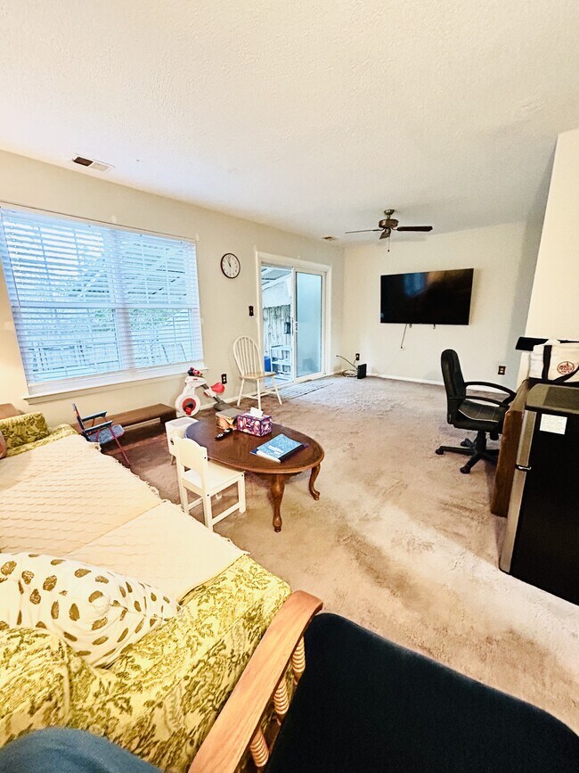 Photo - 3888 Chancery Ln