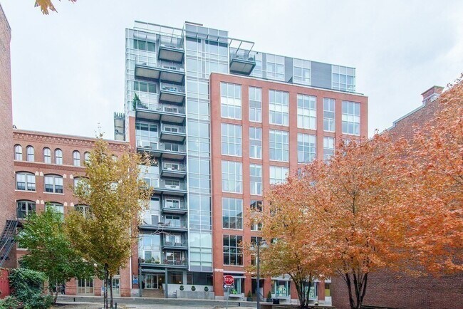 Photo - 25 Channel Ctr St Unit 1