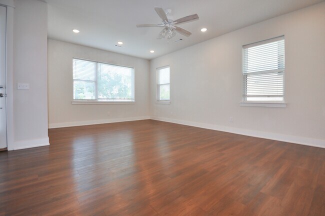 605 Whitham Ave