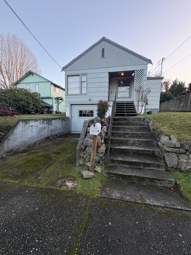 Photo - 1911 8th St (Bremerton, WA)
