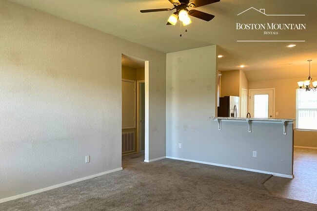 Photo - 1380 Brigade Blvd