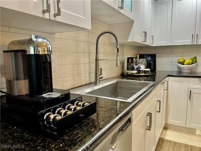 Photo - 283 Cypress Way W