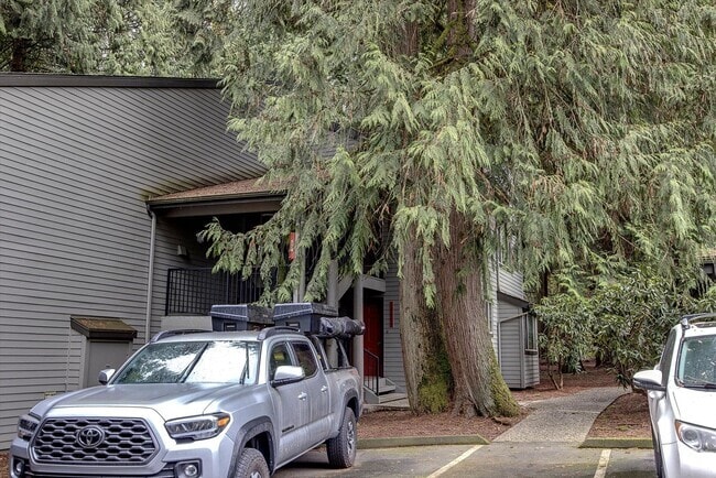 Building Photo - 2bd/1.75ba Redmond Condo Unit D19