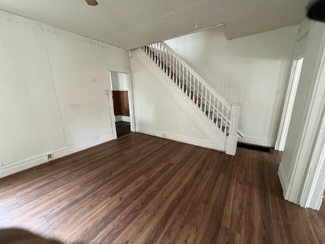 Photo - 504 Woodward Ave