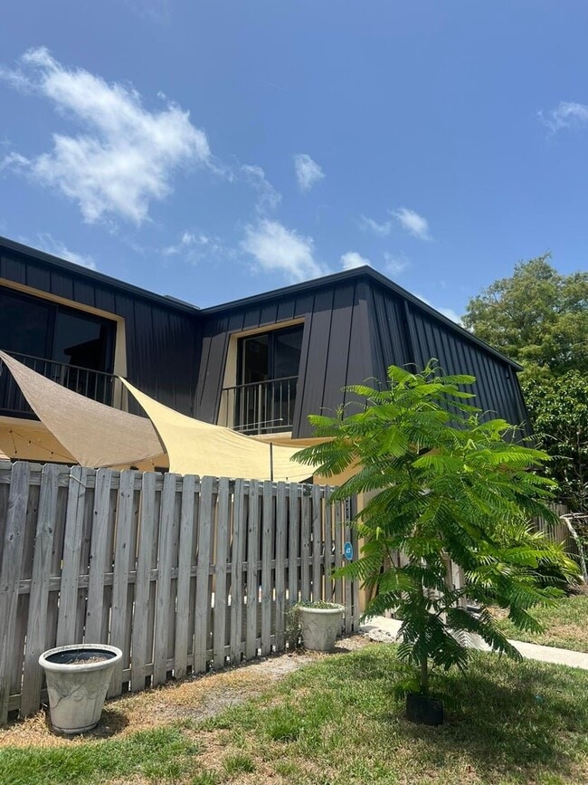 Photo - 2318 Waterside Dr