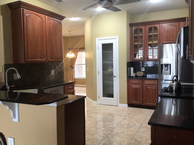 Photo - 410 Bloomfield Dr