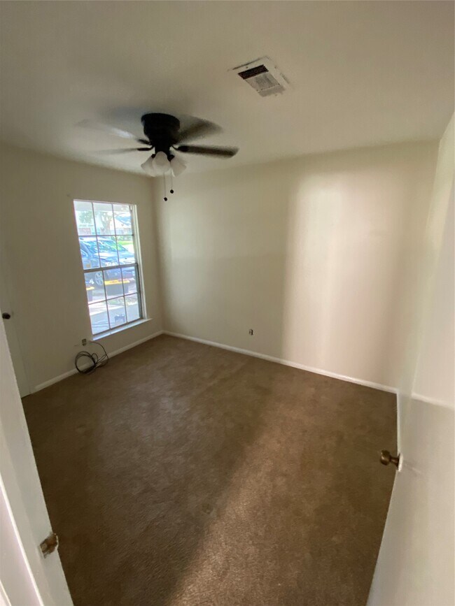Photo - 2220 Ripple Creek Dr