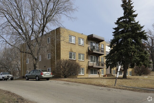 Photo - Seven Eleven Apartments