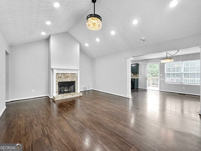 Photo - 105 Aprils Way