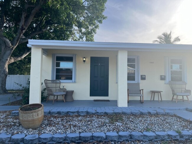 Building Photo - 1202 S M St