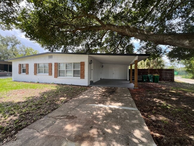 Photo - 1221 Cypress Ln