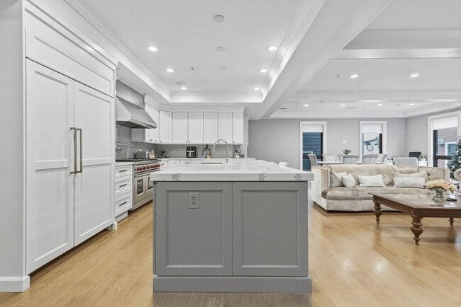 Photo - 377 W First St Unit 5