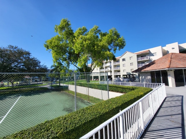 Building Photo - 8260 SW 210th St Rental