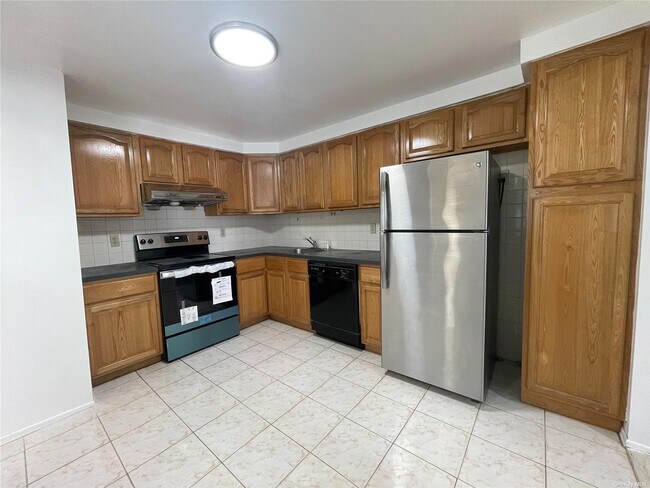 Photo - 41-50-50 Little Neck Pkwy Unit FL3