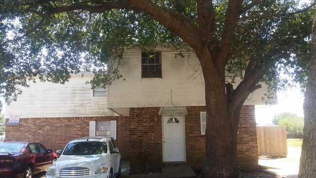 Building Photo - 945 E Monterey Ct Unit D Rental