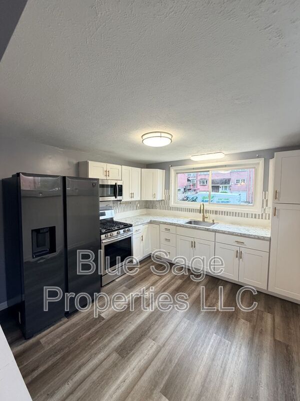 Photo - 2118 Valleyview Dr