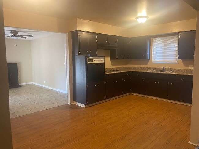 834 W Rialto Ave