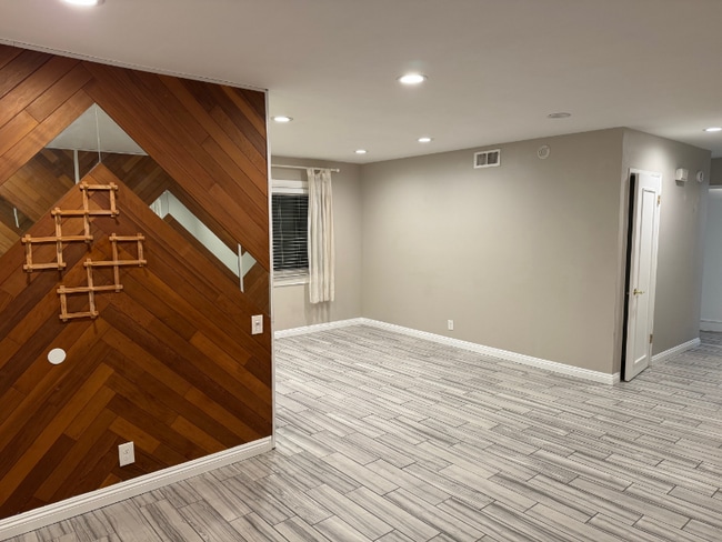 Photo - 753 Windwood Dr