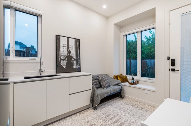 Photo - 6431 Azure Rd