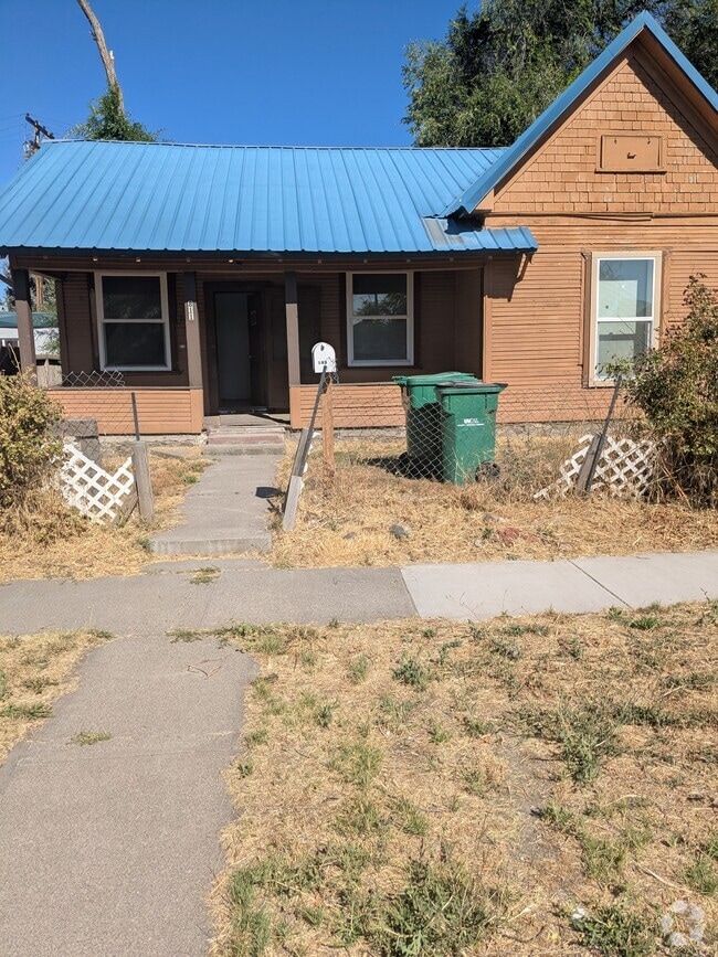 Building Photo - 811 Plum Ave Rental