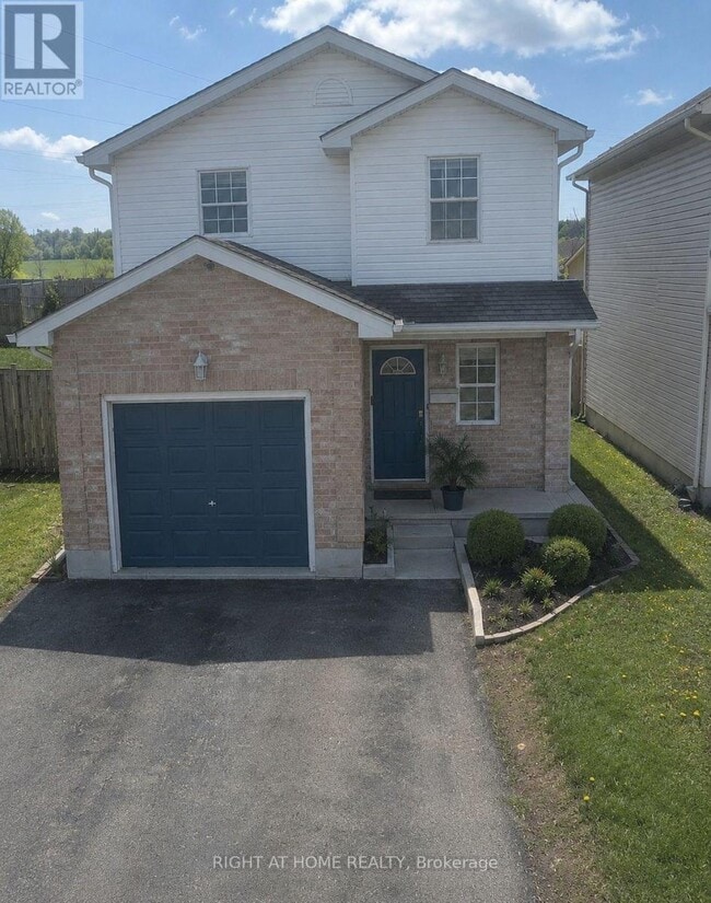 Photo - 33 Phair Crescent