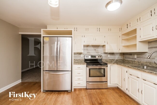 Photo - 439 W Margaret Terrace