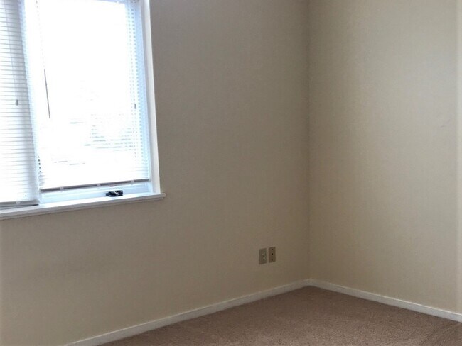 Photo - 7606 Westward Way