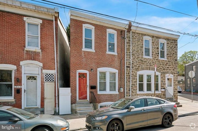 Building Photo - 3913 Cresson St Rental