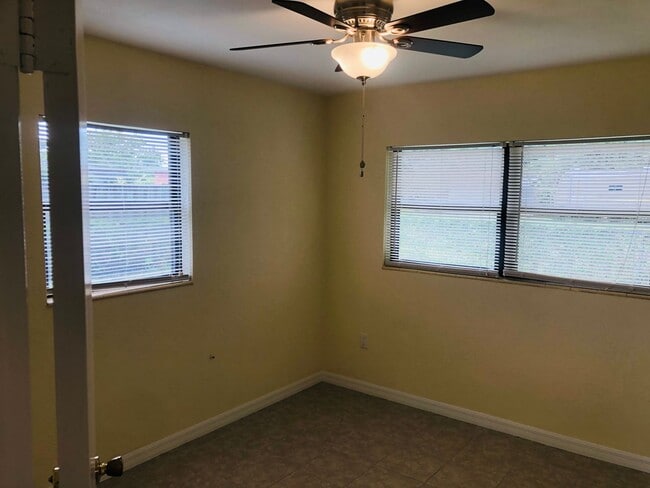 Building Photo - 1923 Jefferson Ave