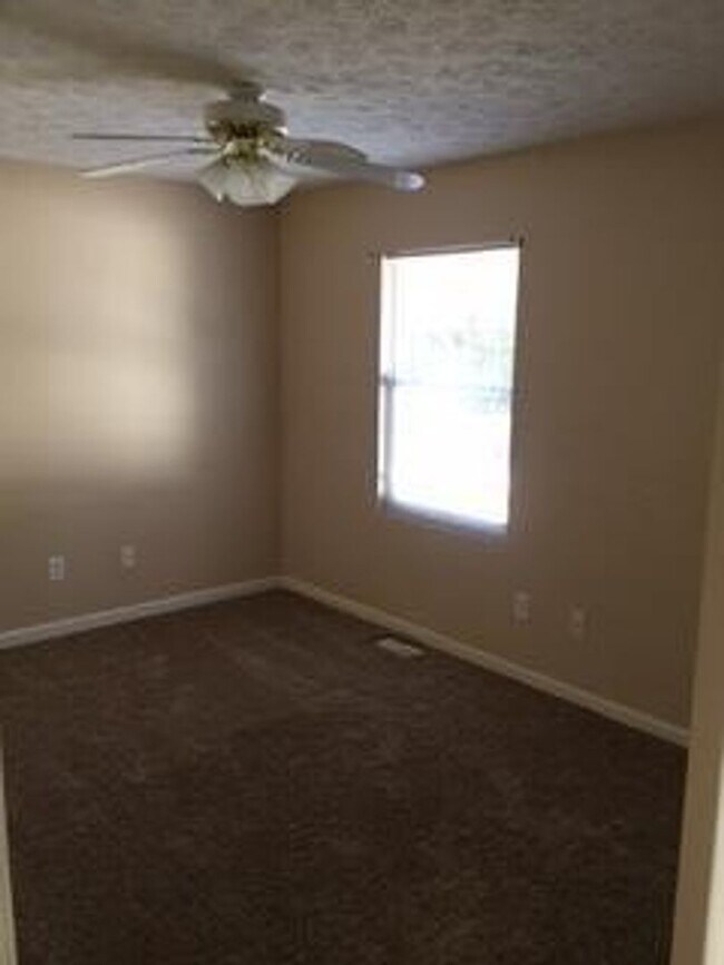 Photo - 1201 N Woodburn Ave Unidad 1