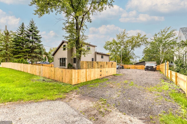 Photo - 400 Clifton Dr
