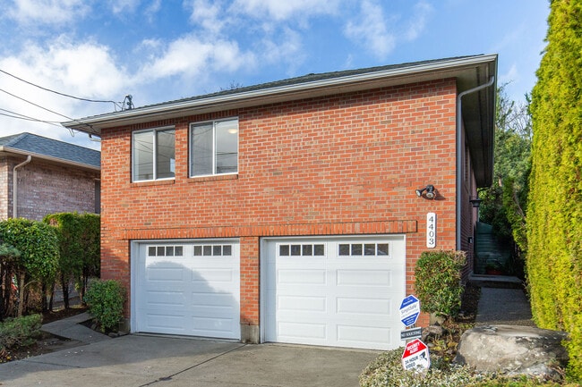 Photo - 4403 Powell Pl S