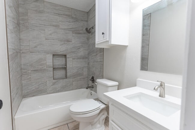 Photo - 6135 38th St