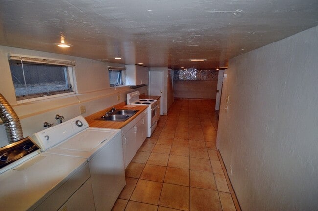 Photo - 642 W 3rd St Unit 642B