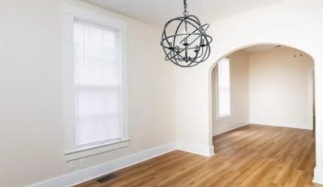 Photo - 1401 E Oak St