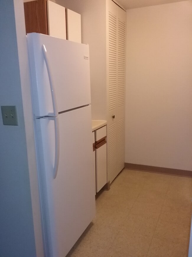 Photo - Pontiac Towers