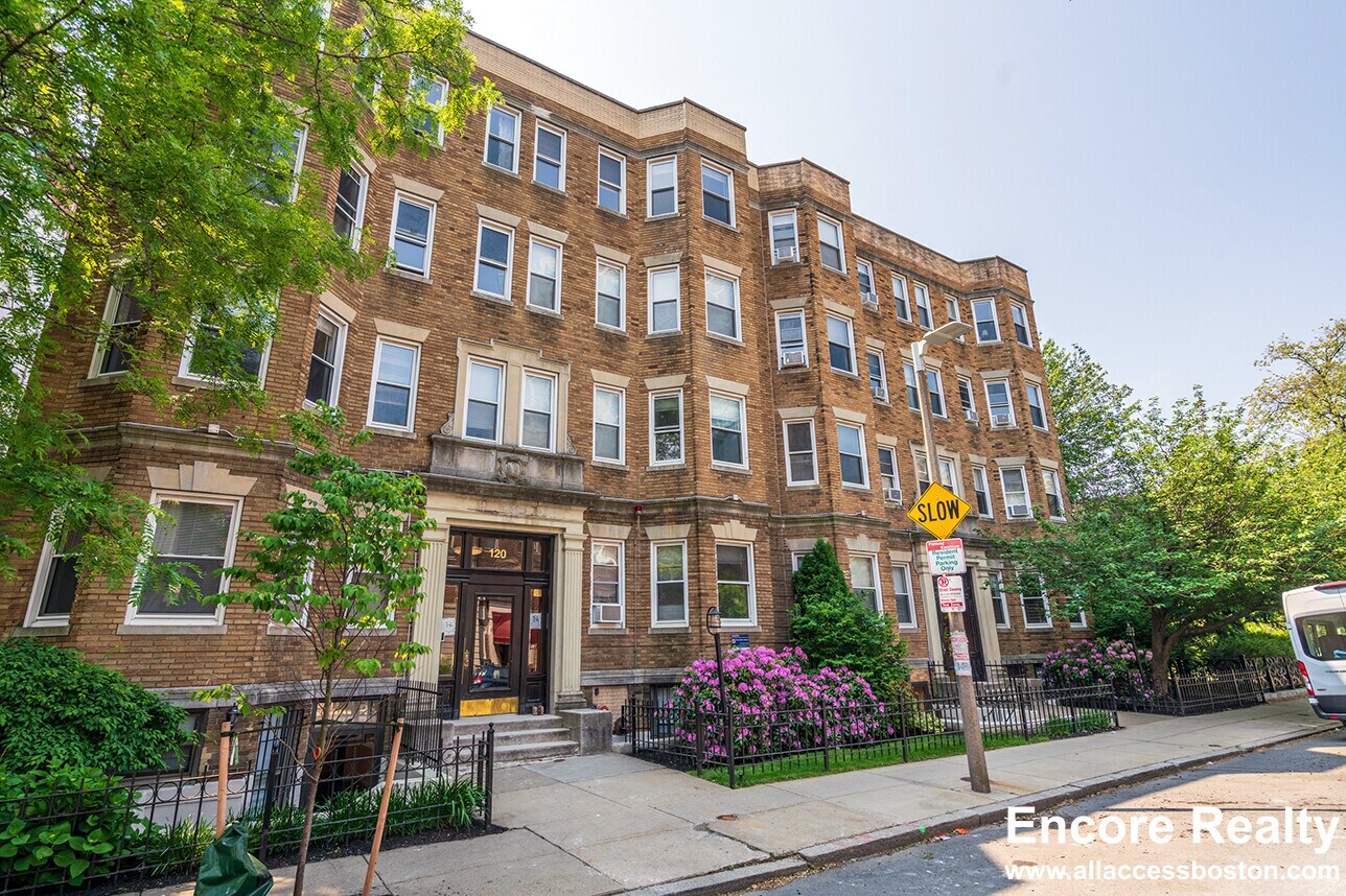 Photo - 124 Peterborough St Unidad 17