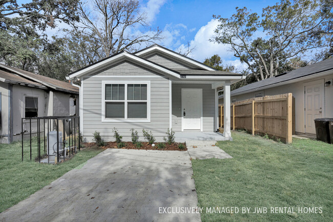 Photo - 1923 Berkley St Casa