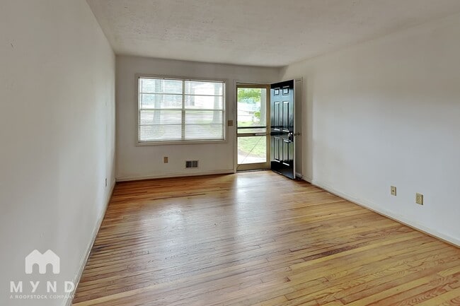 Photo - 2539 Park Dr