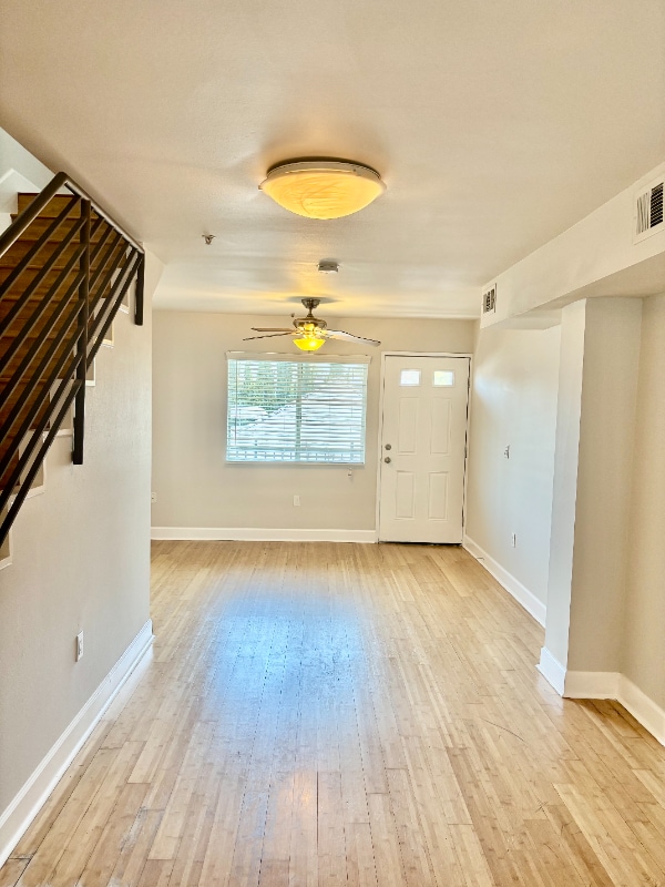 Photo - 6033 Eleanor Ave Unidad 2