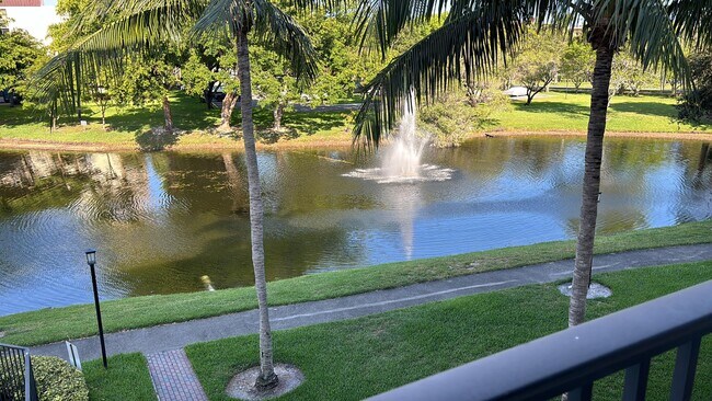 Photo - 2105 Lavers Cir Unit 307