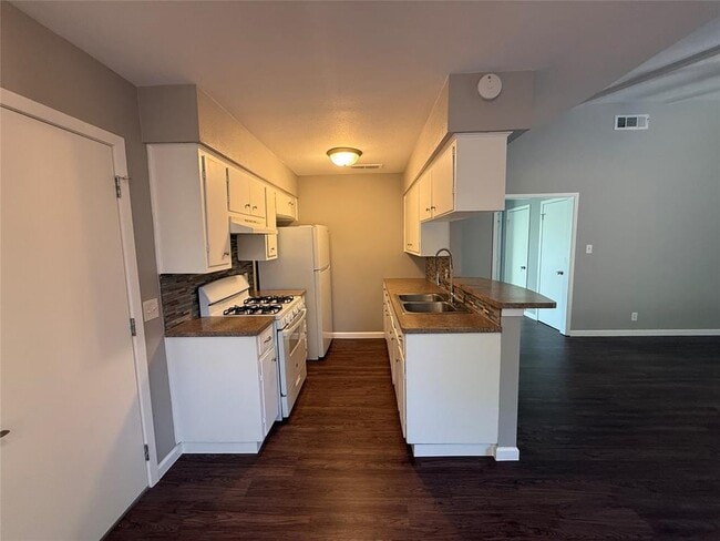 Photo - 5202 Provencial Dr