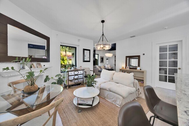 Photo - 1009 Genoa St