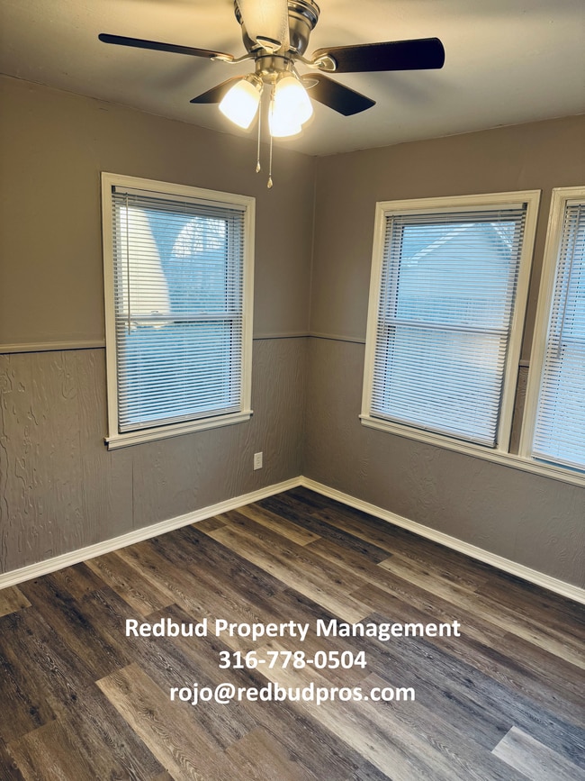 Photo - 725 S Barlow St