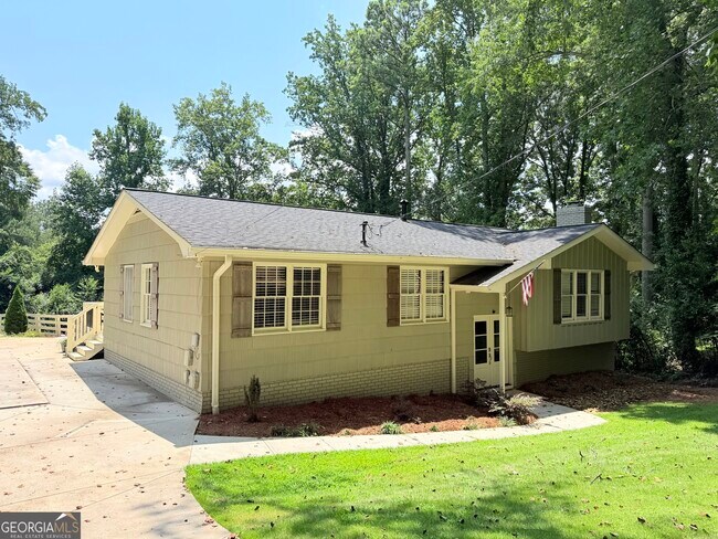 Photo - 295 Redwood Dr