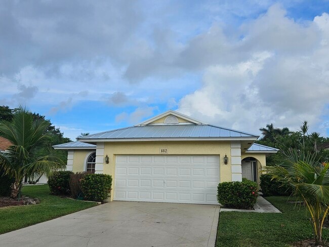 Building Photo - 182 Sims Creek Ln Rental
