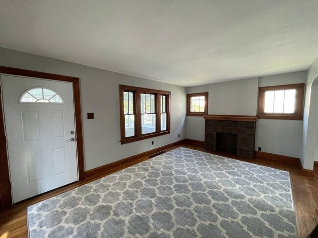 Photo - Three bedroom 1 1/2 bathroom home for rent